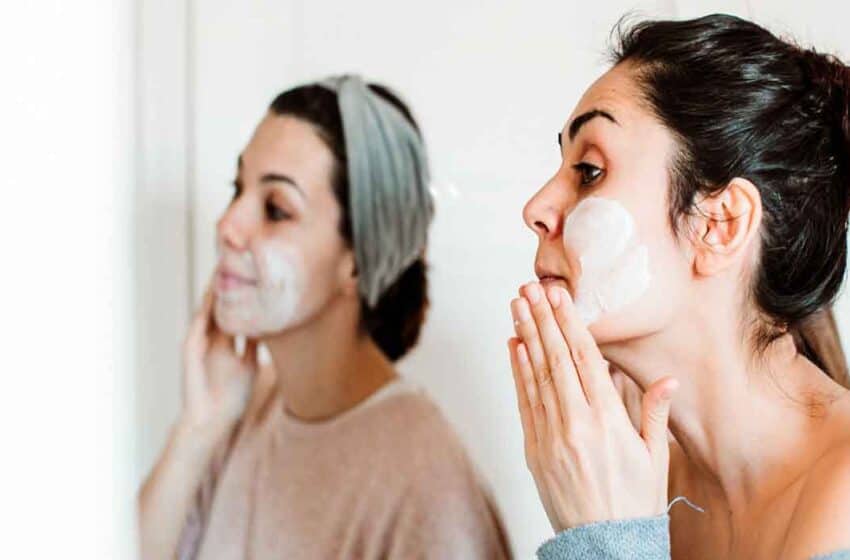  5 Best DIY Yogurt Face Masks For Healthy Skin